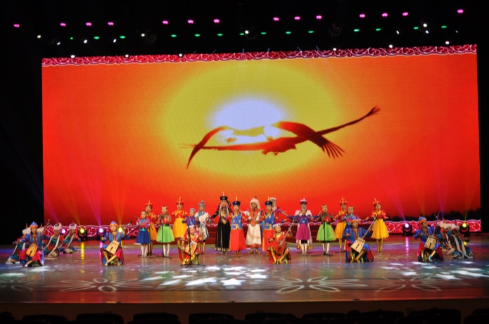 奈曼旗蒙古族实验小学长调教学展演.JPG