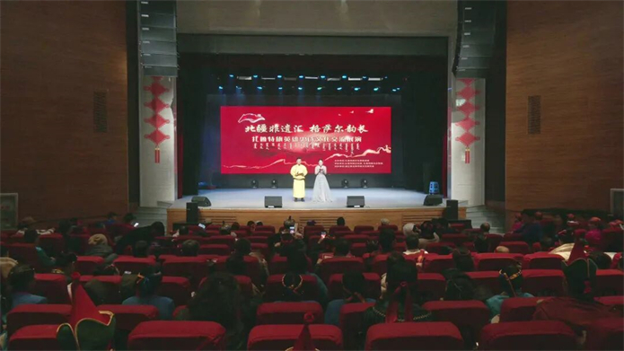 扎鲁特旗举办英雄史诗文化交流展演.jpg 11.jpg
