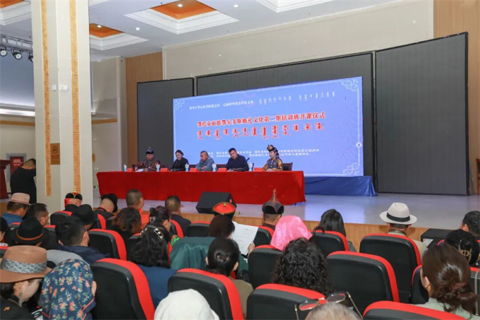 鄂尔多斯婚礼非遗传承培训班圆满落幕.jpg 1.jpg